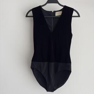 Alice + Olivia Bodysuit Womens XS Black Velvet Deep V Neck Sleeveless Air